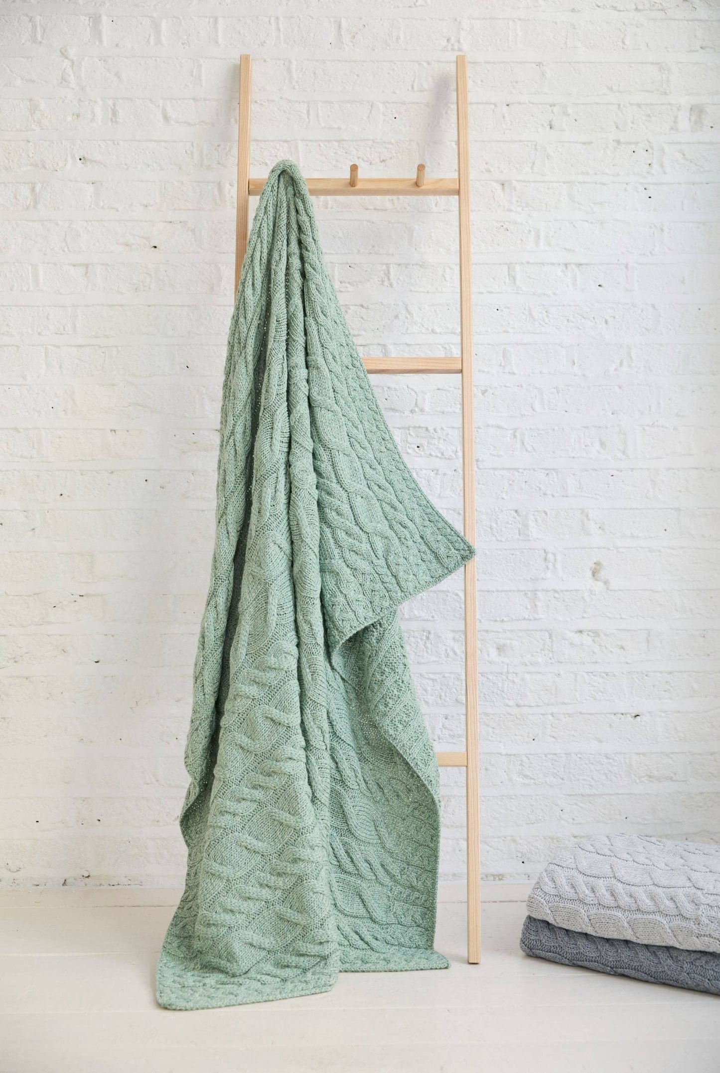 Silver Strand Supersoft Aran Cable Throw