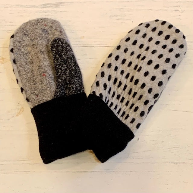 Darcie’s Woolens upcycled Mitts S